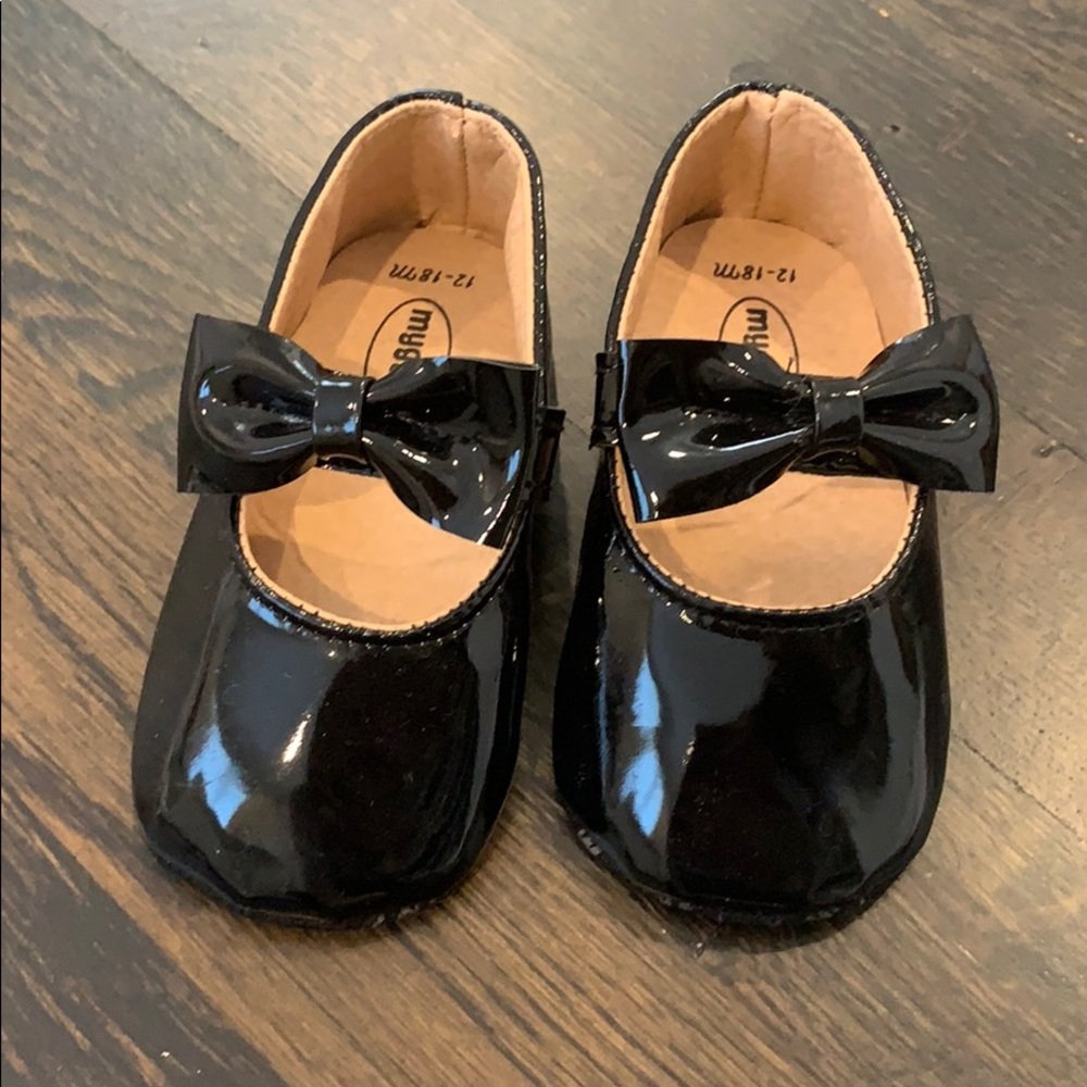 Patent Leather Baby Mary Janes Like New